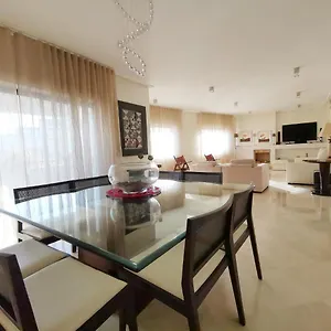 Apartamento Entire Floor Parque Nacoes Prime Expo30, Lisboa